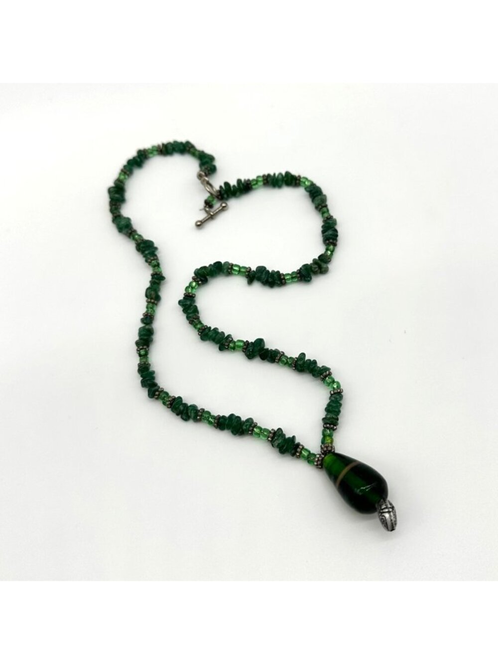 Vtg Green Glass Beaded Necklace Malachite Chip Boho Western Festival Southwest